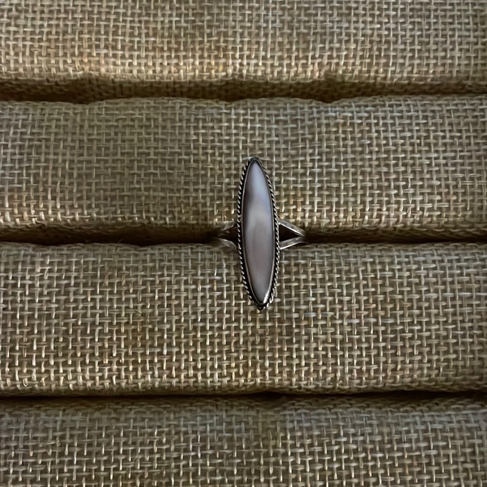 Vintage Navajo mother of pearl ring